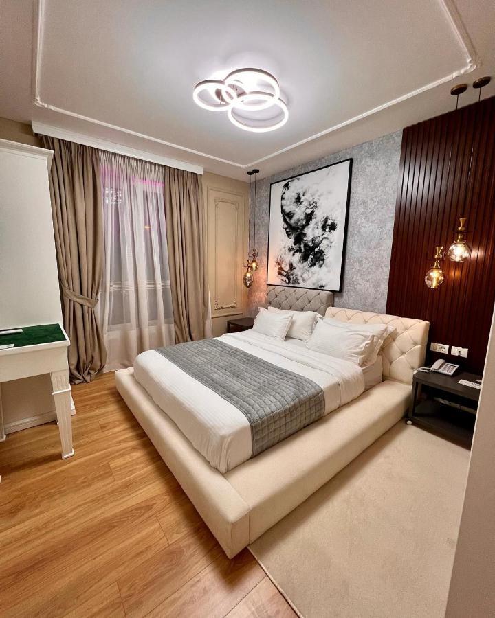 Rose Boutique Hotel Tiranë Ngoại thất bức ảnh