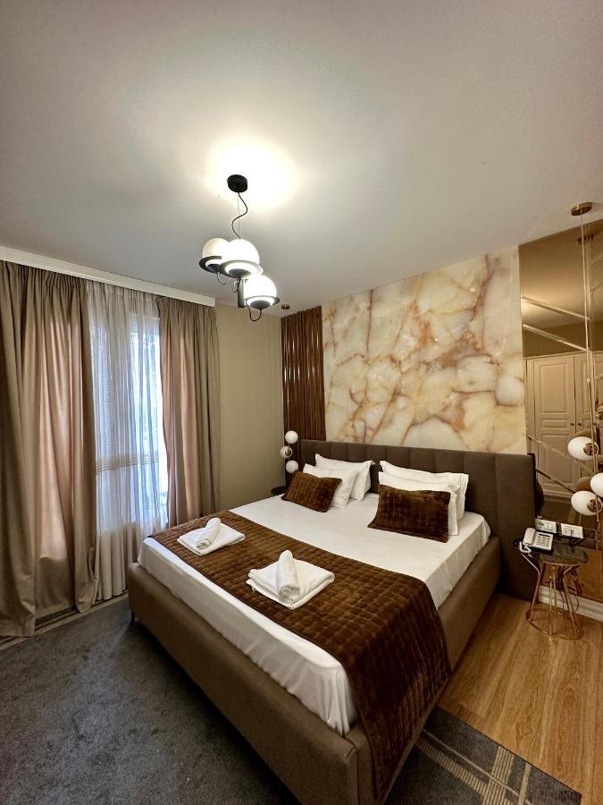 Rose Boutique Hotel Tiranë Ngoại thất bức ảnh